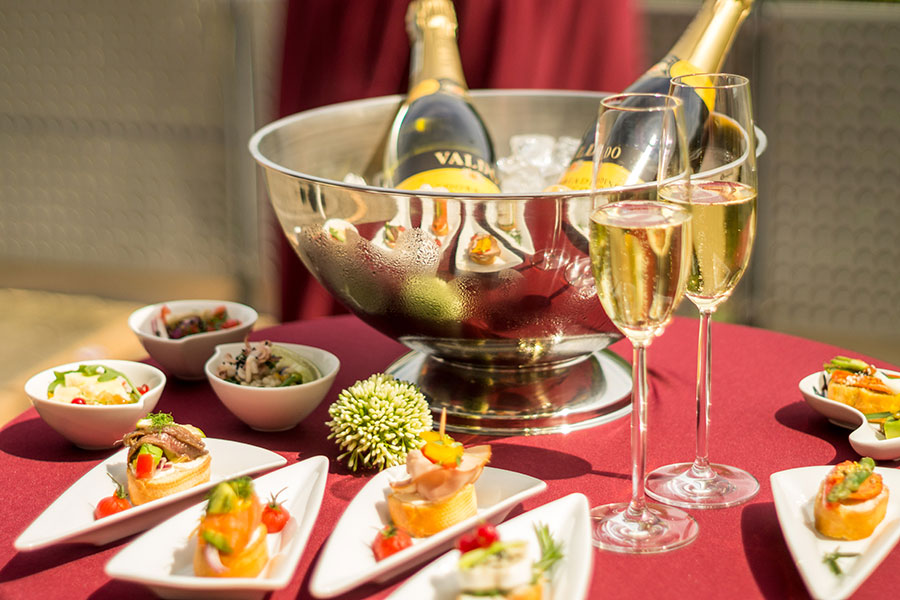 Catering Firmenfeier, Sektempfang: Alles frisch! Catering für den Großraum Reutlingen, Tübingen und Stuttgart