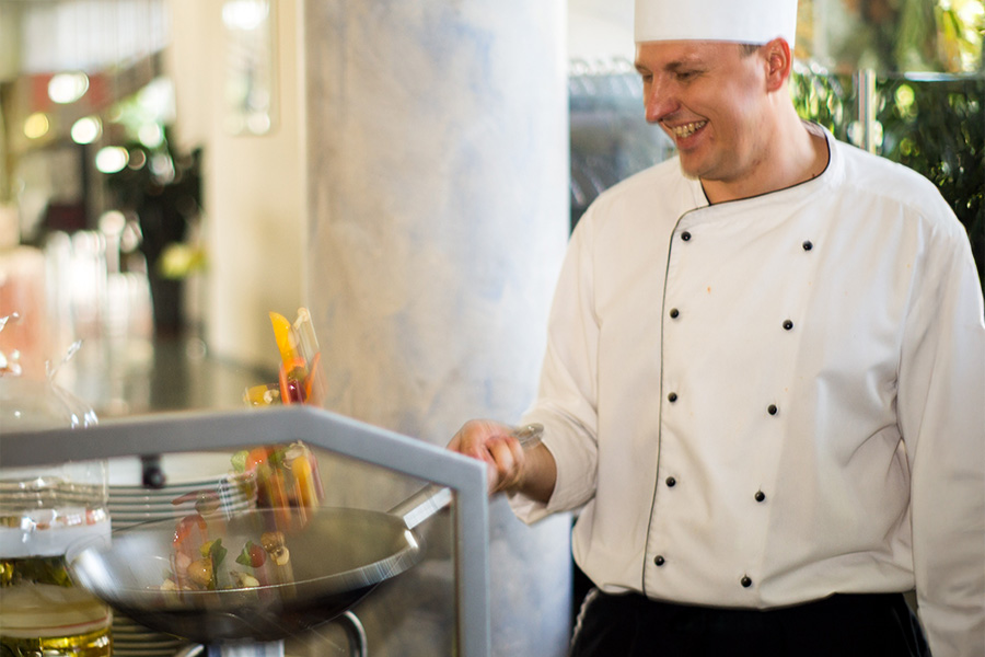 Catering Live Cooking, Gemüse im Wok: Alles frisch! Catering für den Großraum Reutlingen, Tübingen und Stuttgart