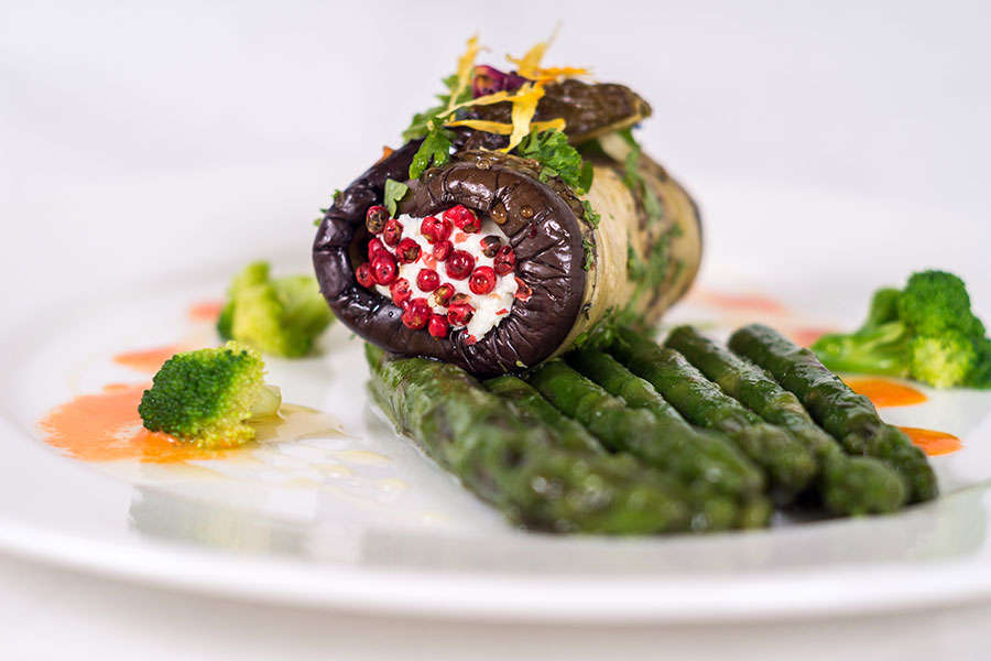 Catering vegan vegetarisch, Auberginenröllchen, Vorspeise: Alles frisch! Catering für den Großraum Reutlingen, Tübingen und Stuttgart